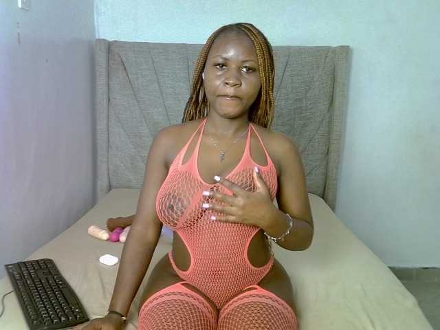Magizitah live cam on BongaCams