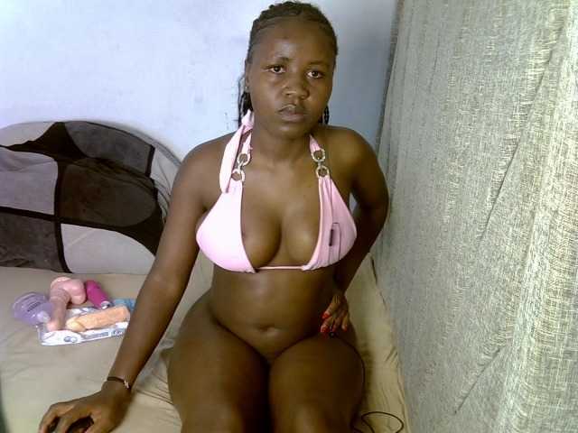 Magizitah live cam on BongaCams
