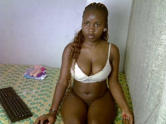 Magizitah live cam on BongaCams