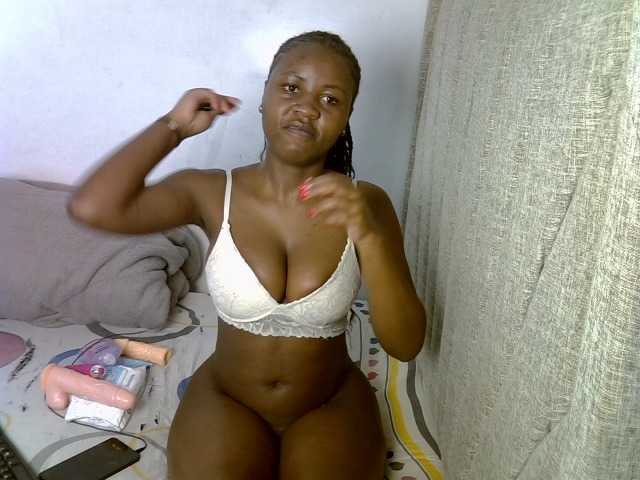 Magizitah live cam on BongaCams