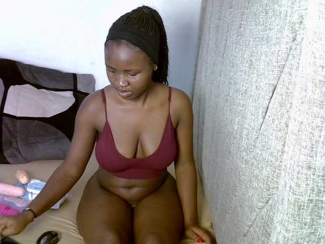 Magizitah live cam on BongaCams
