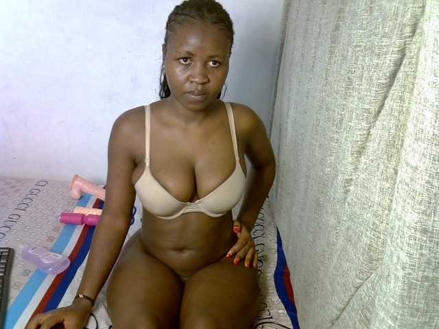 Magizitah live cam on BongaCams