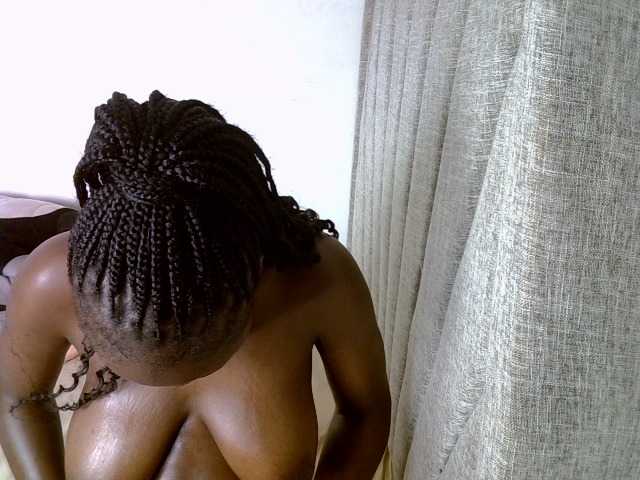 Magizitah live cam on BongaCams