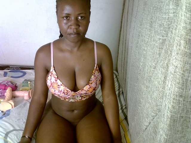 Magizitah live cam on BongaCams