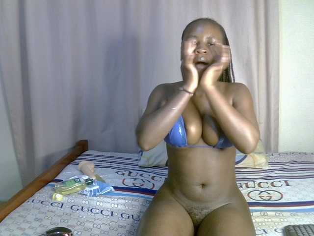 Magizitah live cam on BongaCams