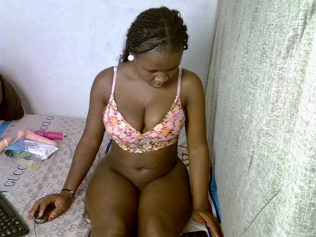 Magizitah live cam on BongaCams