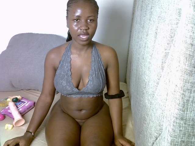 Magizitah live cam on BongaCams