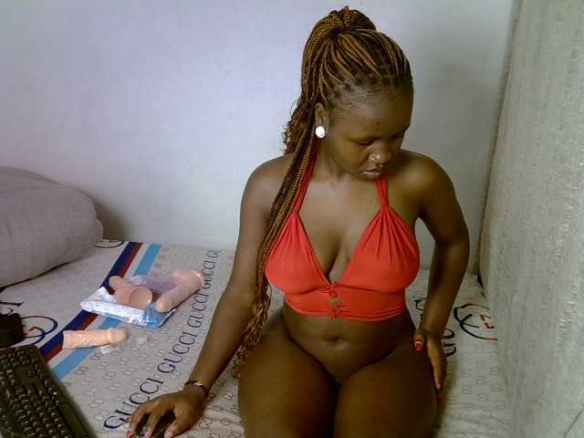 Magizitah live cam on BongaCams