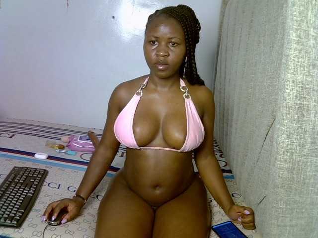 Magizitah live cam on BongaCams