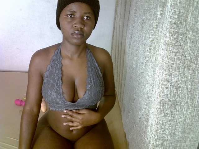 Magizitah live cam on BongaCams