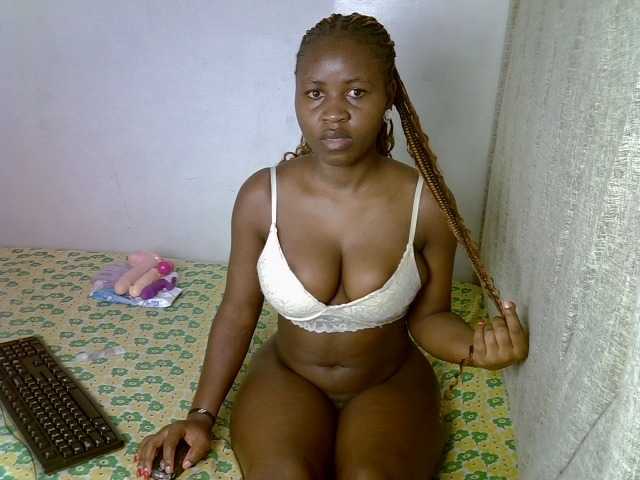 Magizitah live cam on BongaCams
