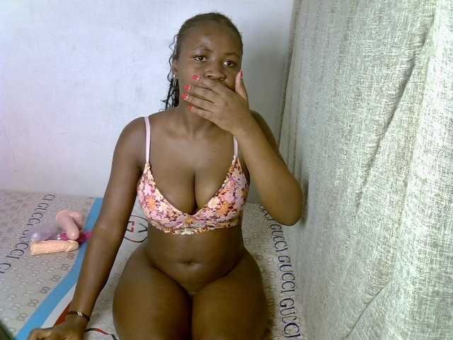 Magizitah live cam on BongaCams