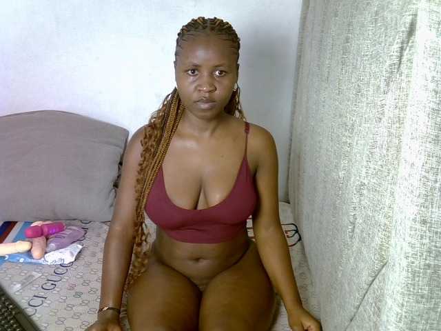 Magizitah live cam on BongaCams