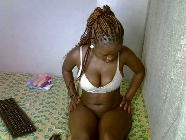Magizitah live cam on BongaCams