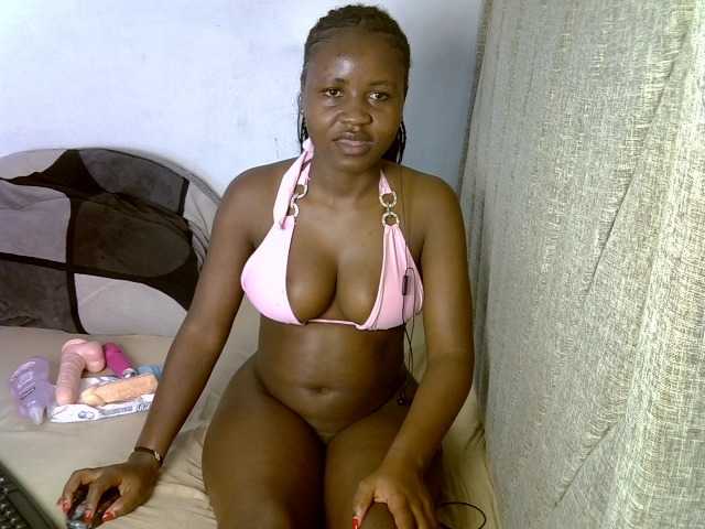 Magizitah live cam on BongaCams