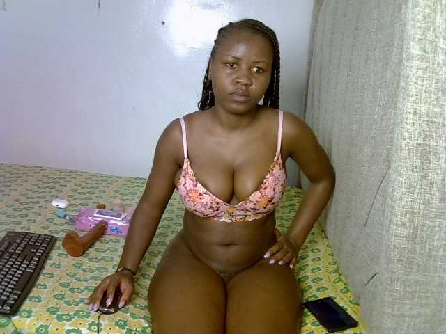 Magizitah live cam on BongaCams