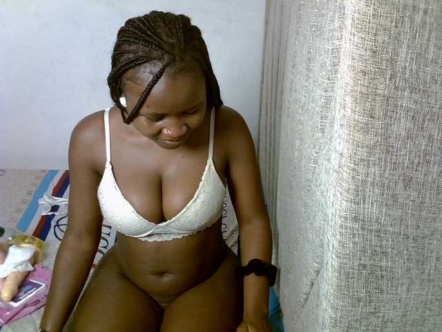 Magizitah live cam on BongaCams