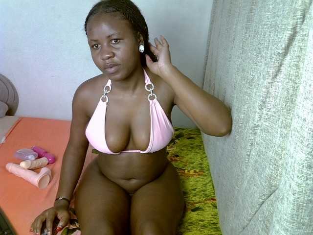 Magizitah live cam on BongaCams