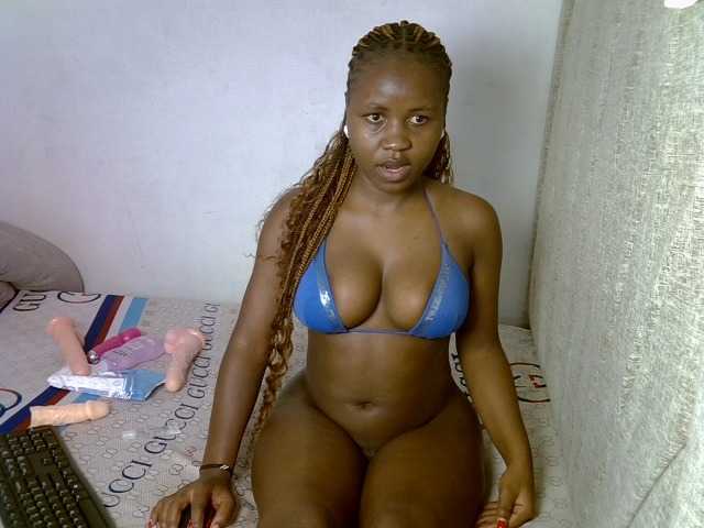 Magizitah live cam on BongaCams