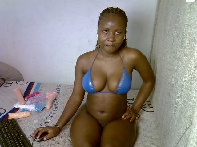 Magizitah live cam on BongaCams