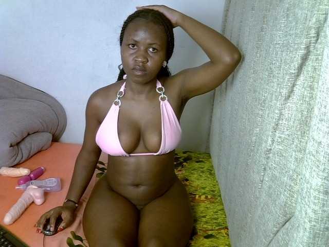 Magizitah live cam on BongaCams