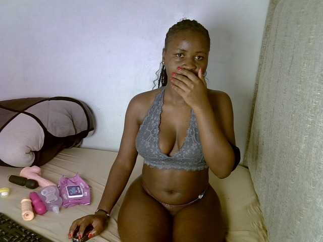 Magizitah live cam on BongaCams