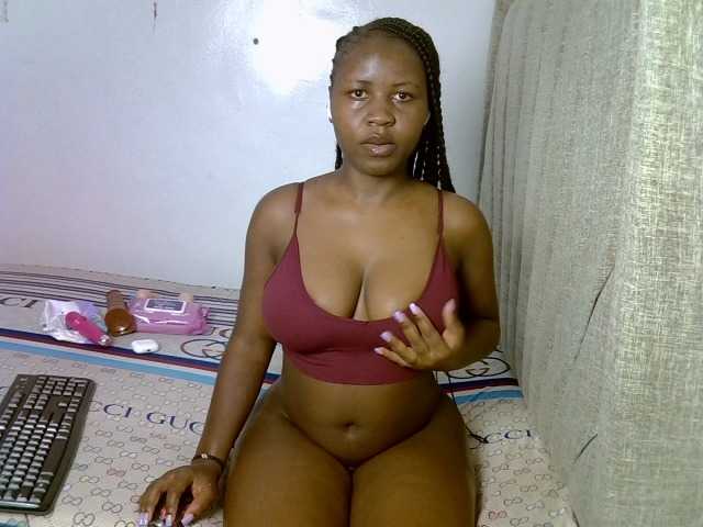 Magizitah live cam on BongaCams
