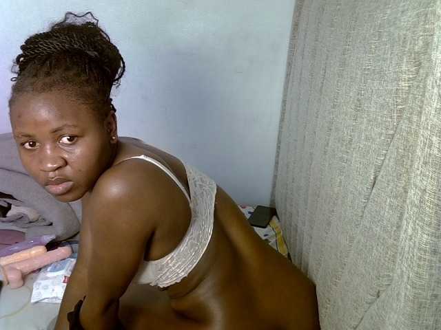 Magizitah live cam on BongaCams