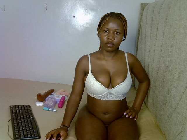 Magizitah live cam on BongaCams