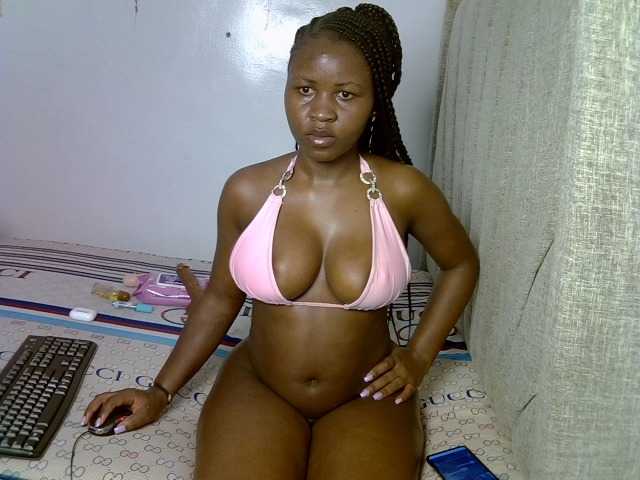 Magizitah live cam on BongaCams