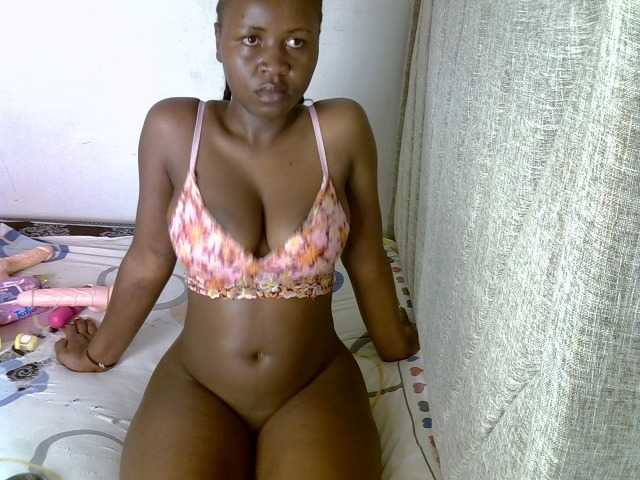 Magizitah live cam on BongaCams