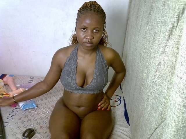 Magizitah live cam on BongaCams