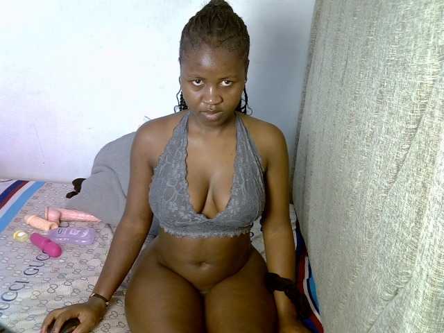 Magizitah live cam on BongaCams
