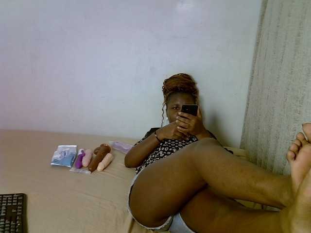 Magizitah live cam on BongaCams