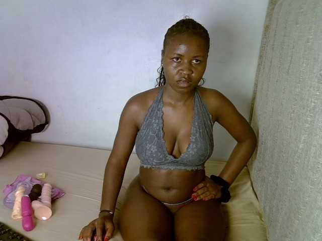 Magizitah live cam on BongaCams
