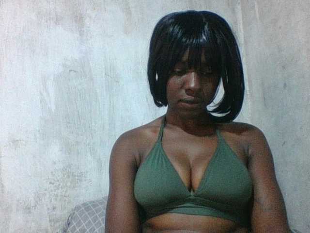 sweet-aaliya live cam on BongaCams