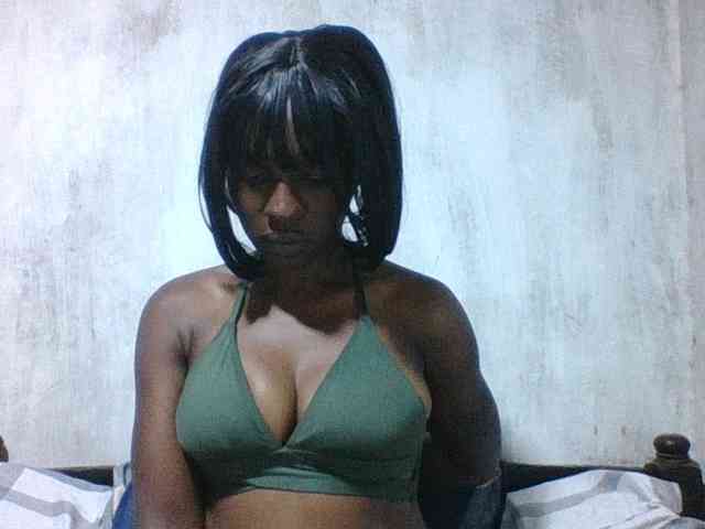 sweet-aaliya webcam