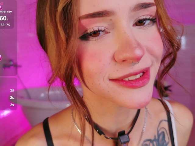 adet1a live cam on BongaCams