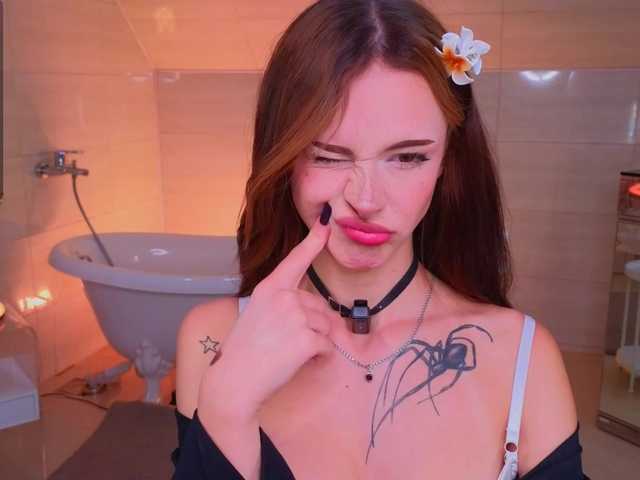 adet1a live cam on BongaCams