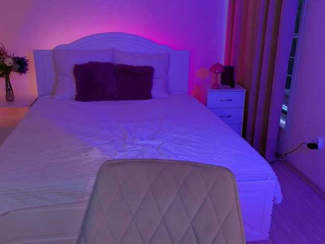 adet1a live cam on BongaCams