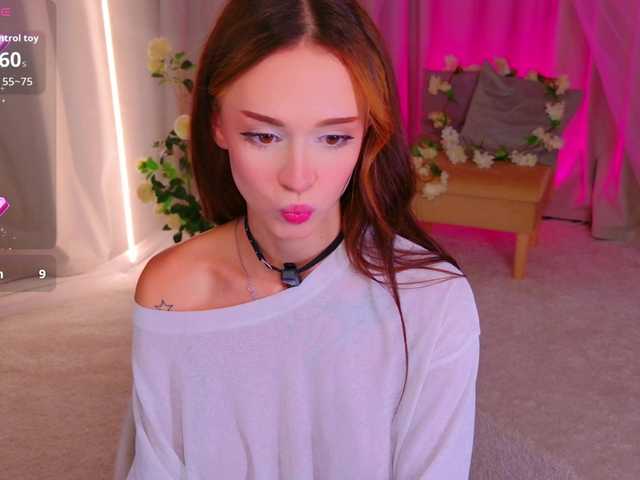adet1a live cam on BongaCams