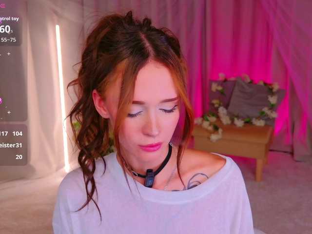 le modèle Adetta est en webcam porno dans un show sur le site bongacams, il possède les tags suivants: White/Caucasian,Redhead,Shaved