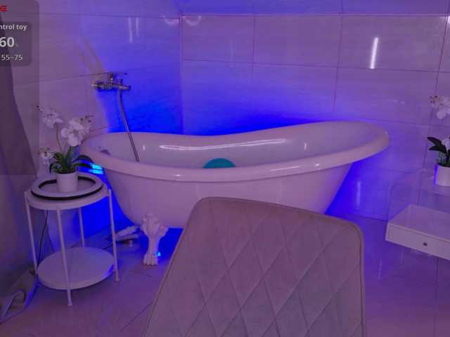 adet1a live cam on BongaCams