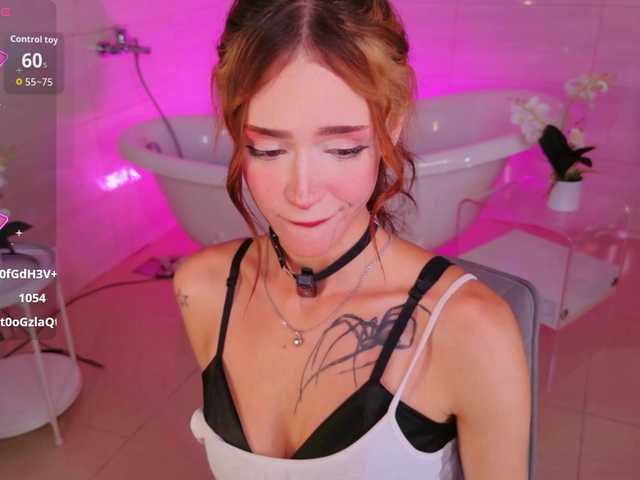 adet1a live cam on BongaCams