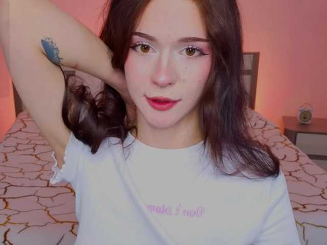  adet1a chat room