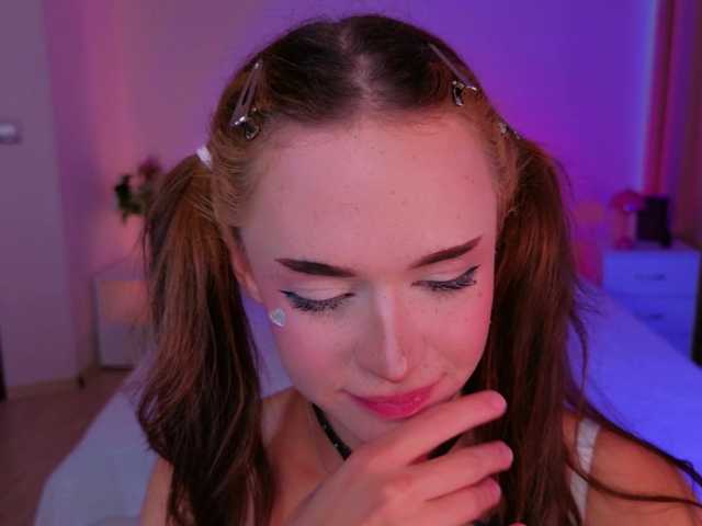 adet1a live cam on BongaCams