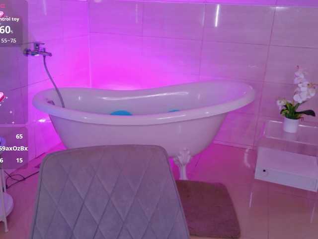 adet1a live cam on BongaCams