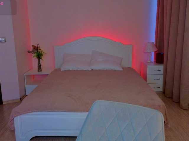 adet1a live cam on BongaCams