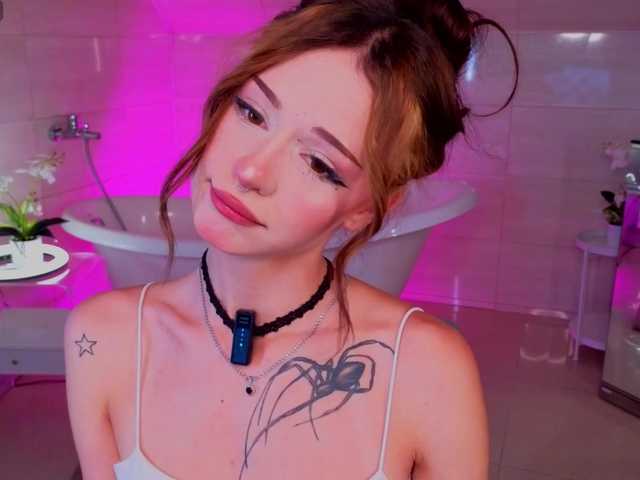 adet1a live cam on BongaCams