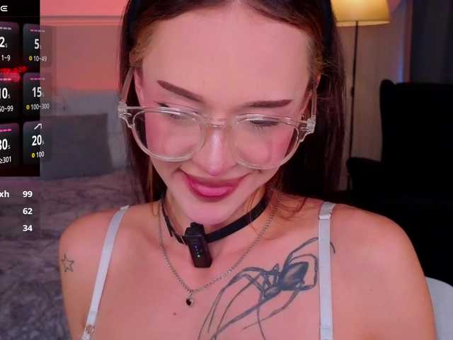 adet1a live cam on BongaCams